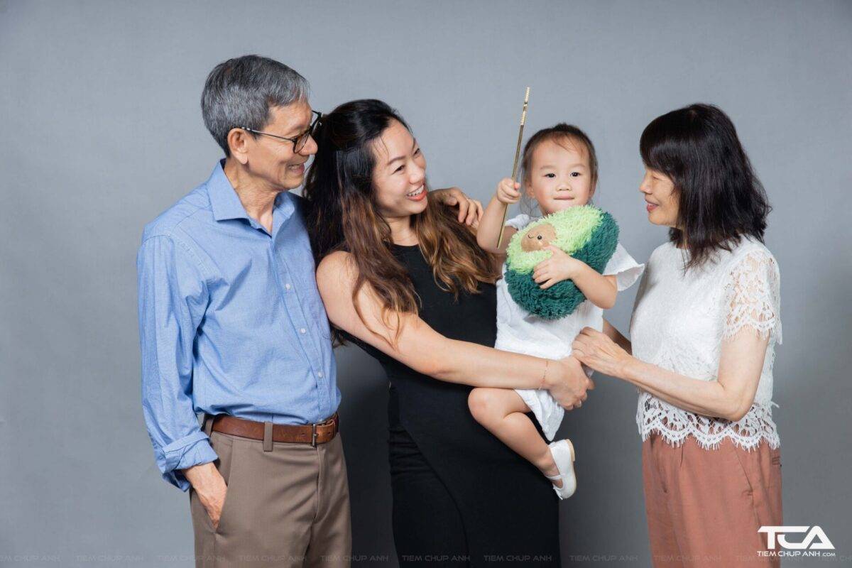 studio chụp ảnh gia đình đẹp giá rẻ ở Hà Nội