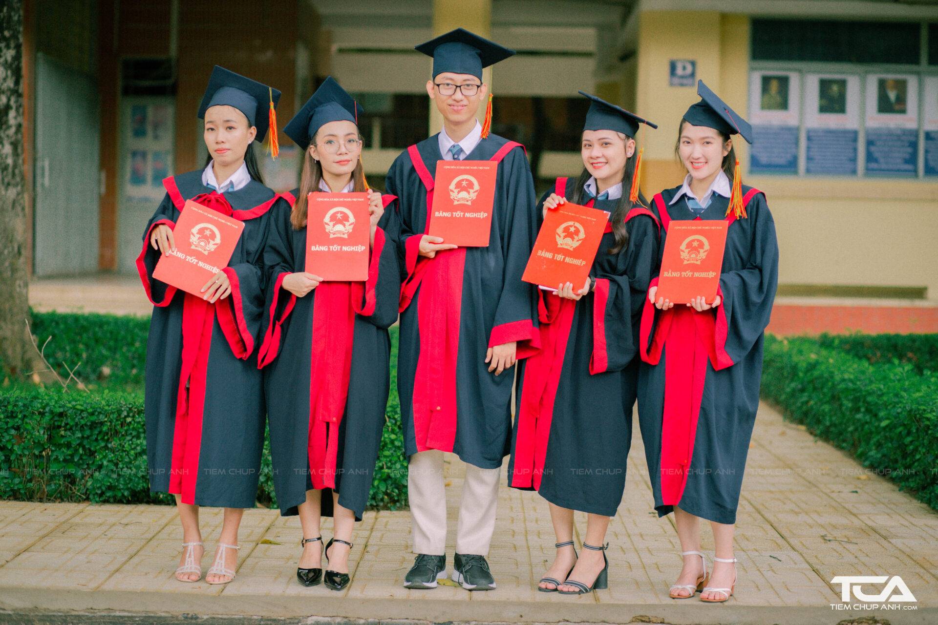 chụp ảnh nhóm ngầu