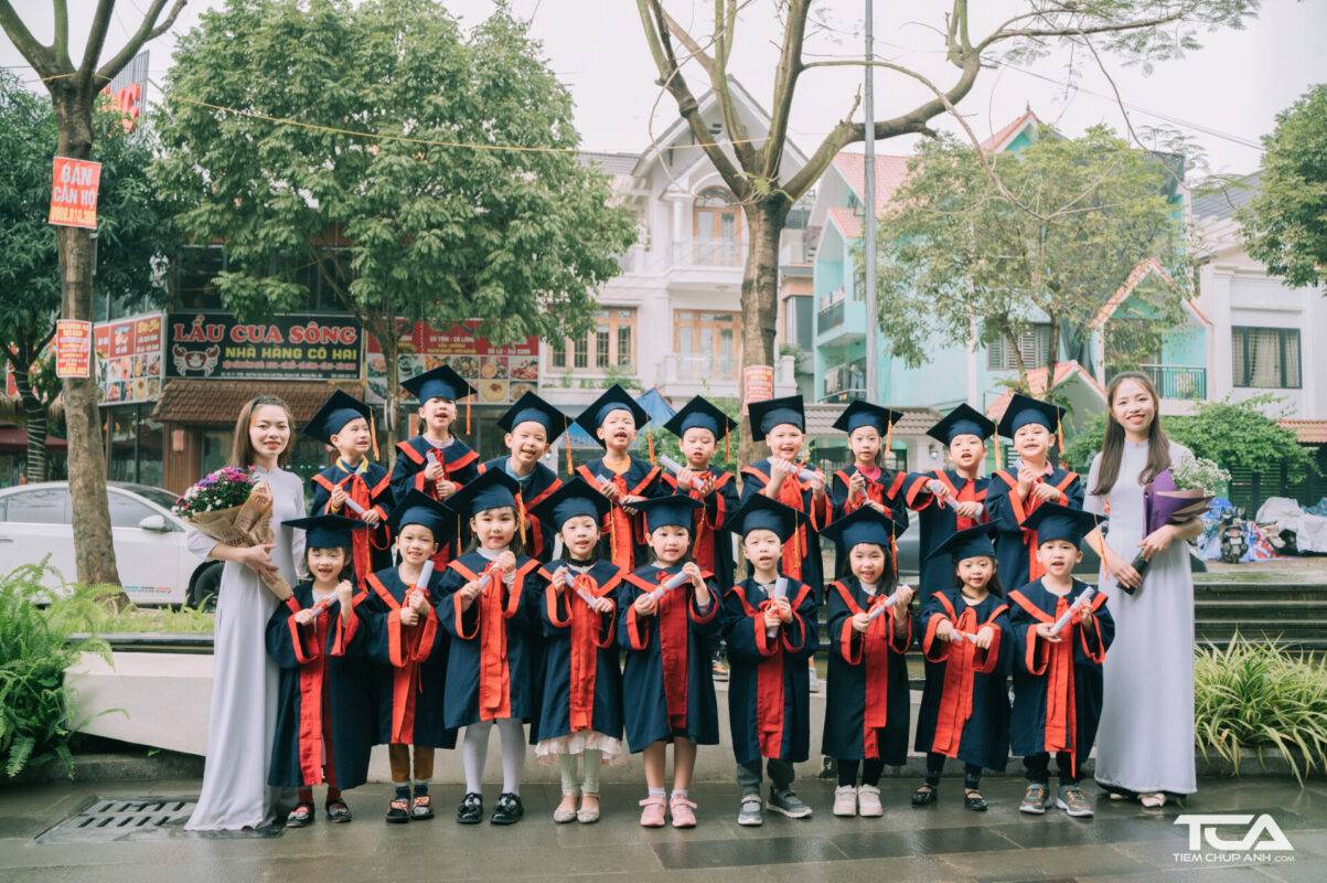 thuê quần áo tốt nghiệp mầm non tphcm