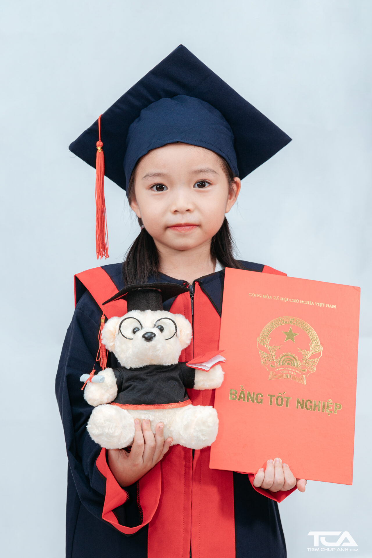 thuê đồ chụp ảnh tốt nghiệp mầm non kỷ yếu