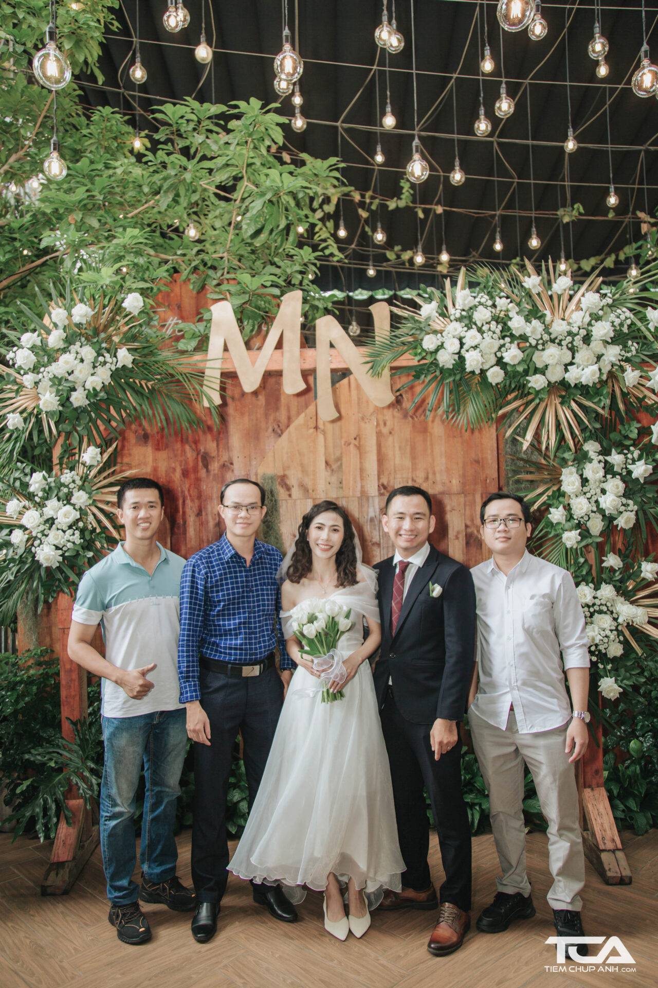 chụp ảnh tiệc cưới