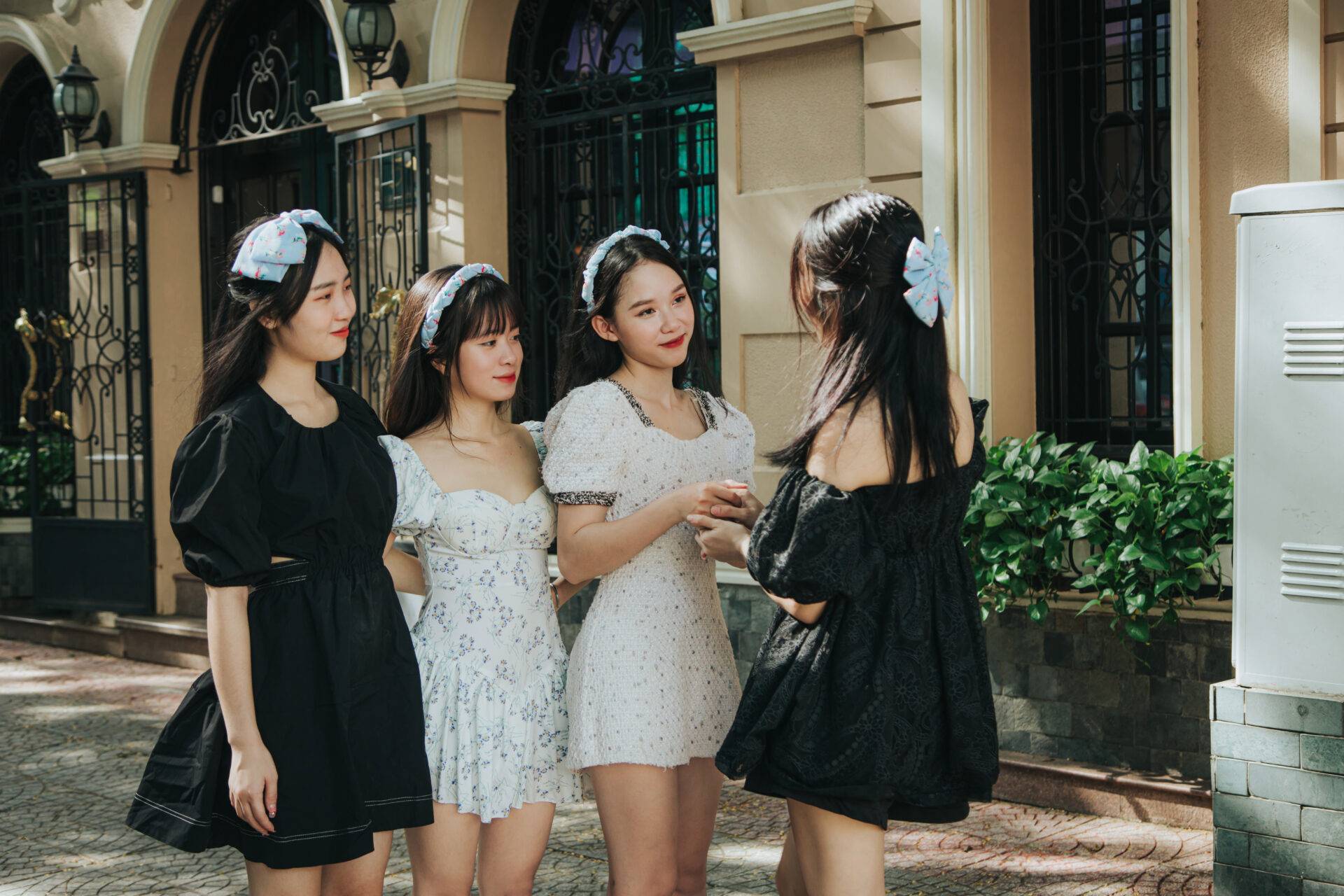 tạo dáng 3 người