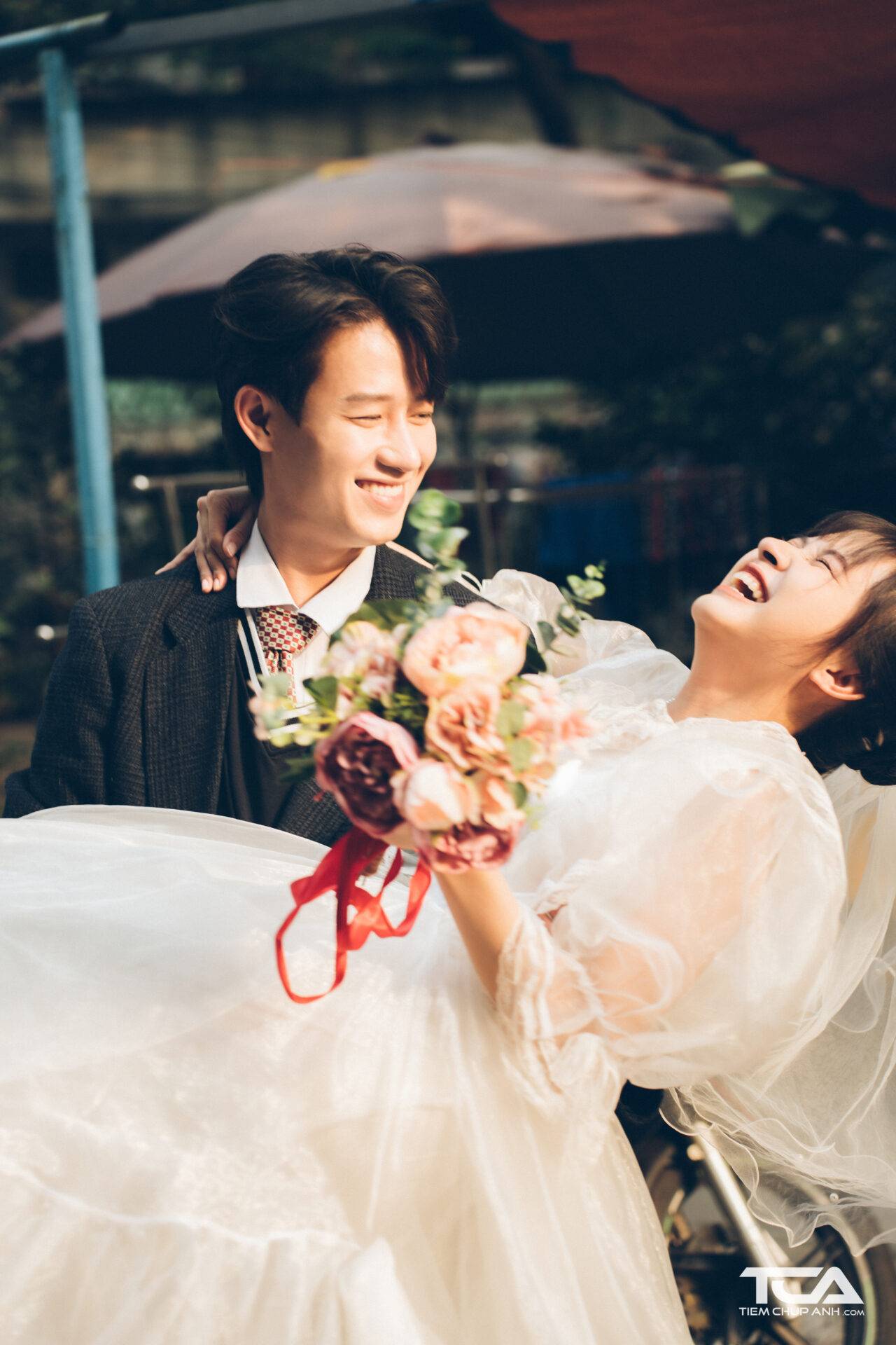 chụp ảnh cưới đường phố