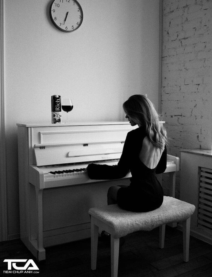 chụp ảnh với đàn piano