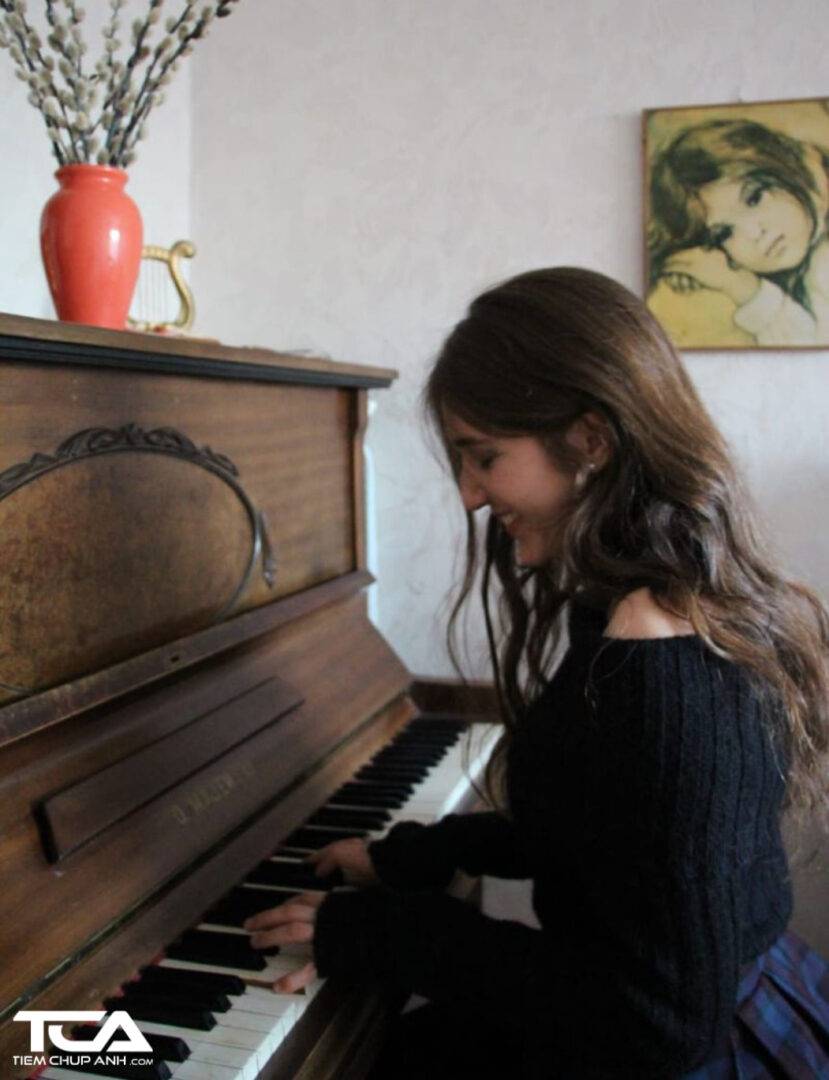 chụp ảnh đánh đàn với piano