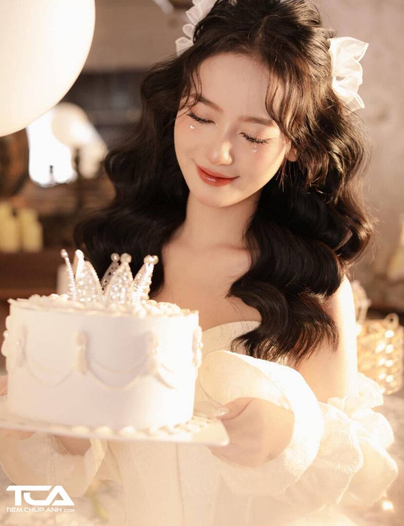 tạo dáng chụp hình sinh nhật
