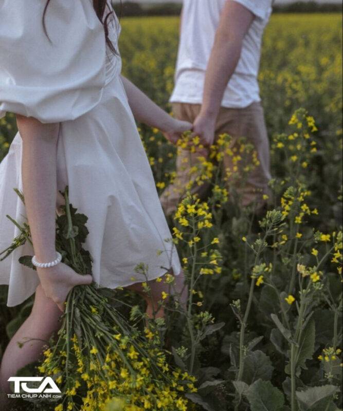 tạo dáng chụp ảnh đôi nam nữ