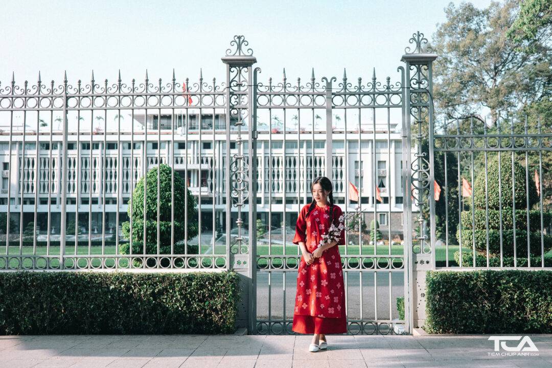 1001+ Cách tạo dáng chụp ảnh với áo dài cách tân đẹp