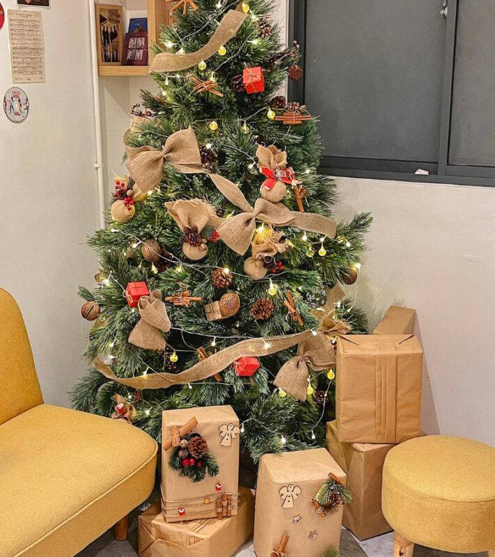 concept trang trí cây thông noel đẹp