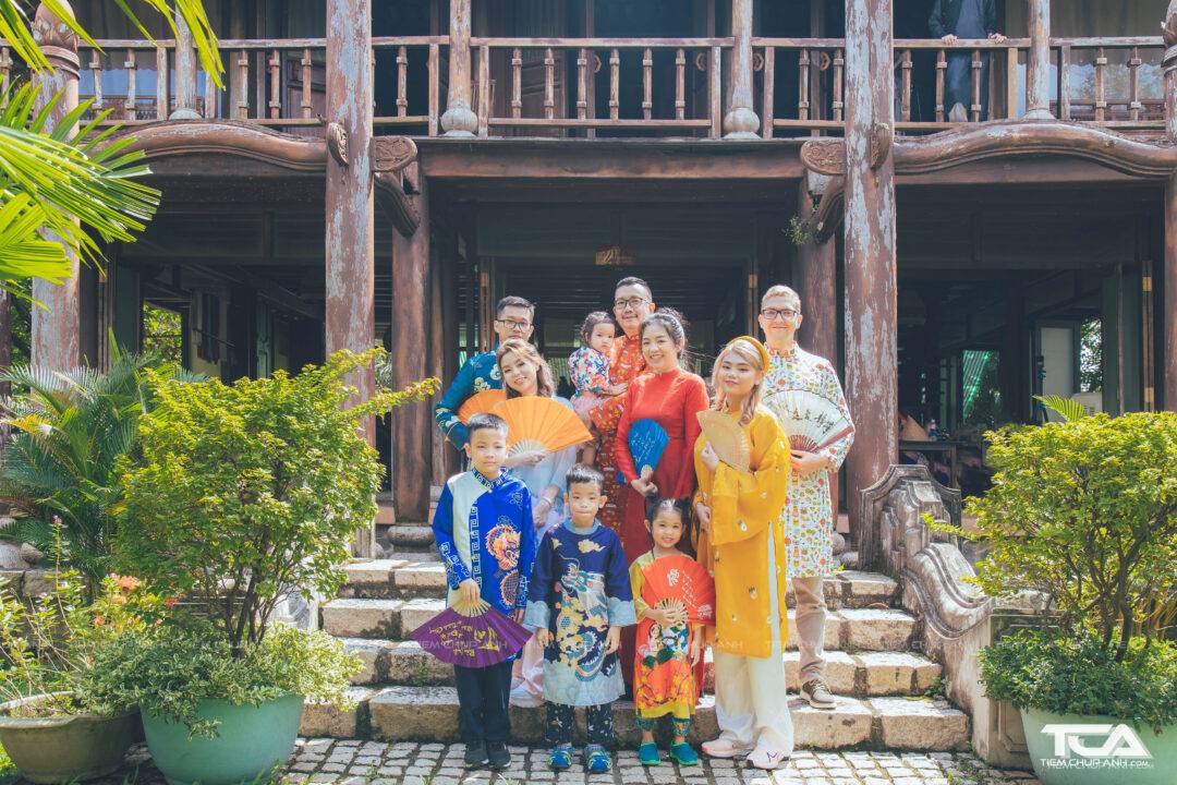hình ảnh gia đình đoàn tụ ngày tết