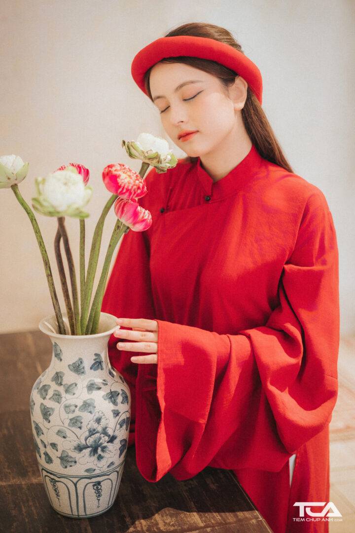 dáng chụp ảnh áo dài tết
