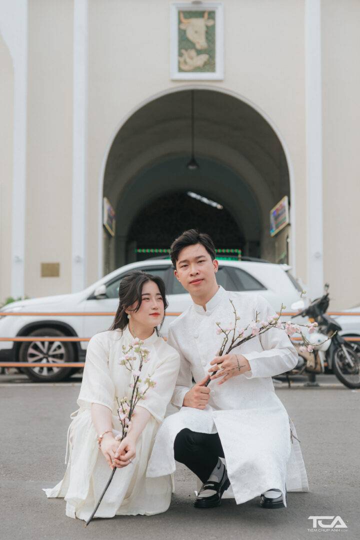 chụp ảnh với hoa đào