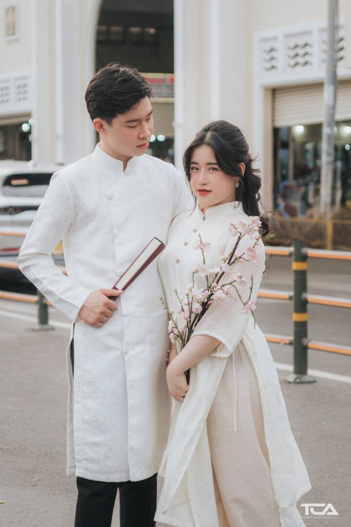 chụp ảnh tết với hoa đào