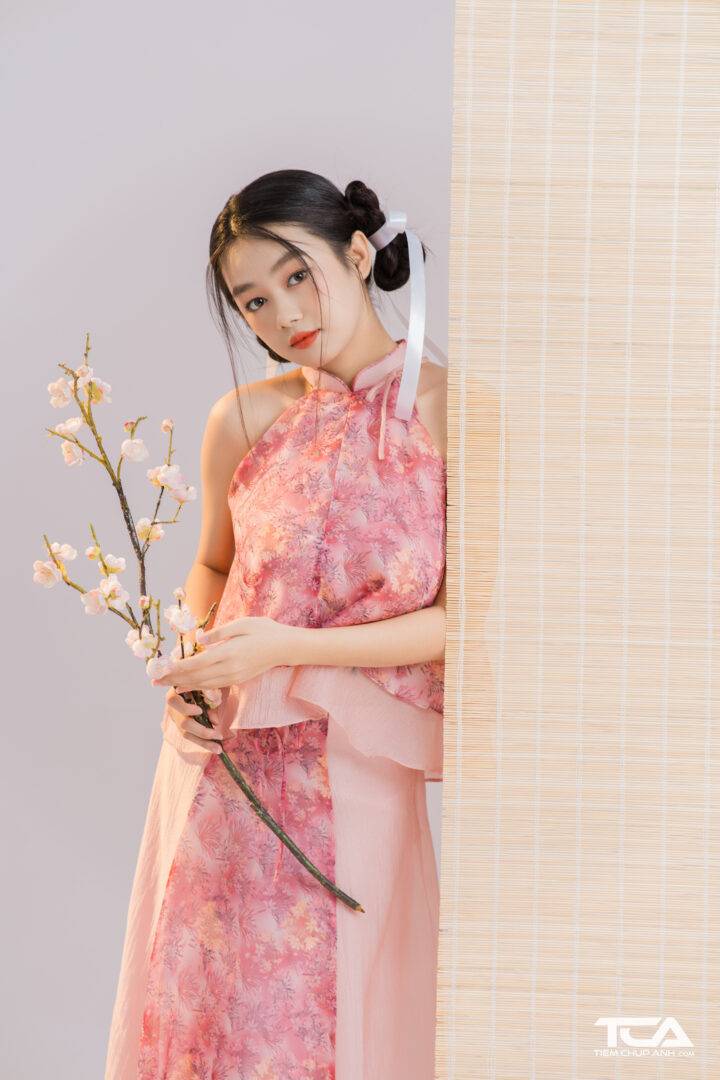 tạo dáng chụp hình ngày tết