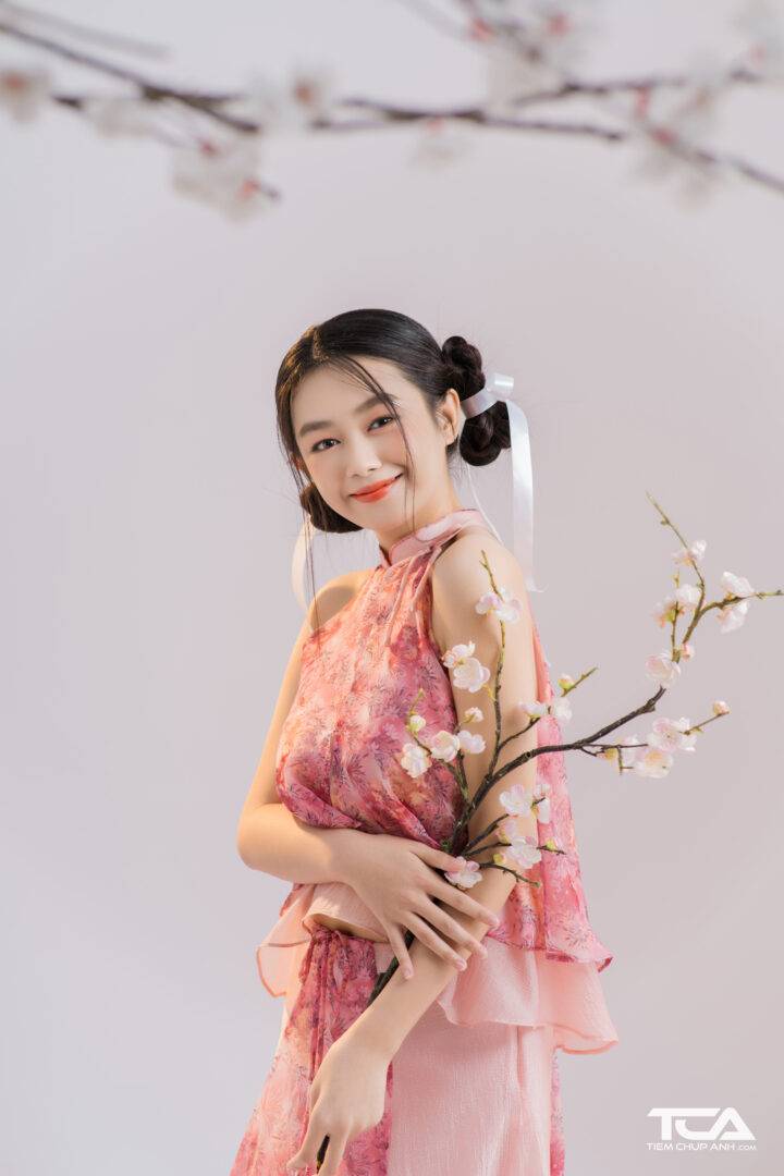 dáng chụp ảnh ngày tết