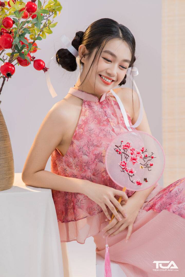 cách tạo dáng chụp hình ngày tết