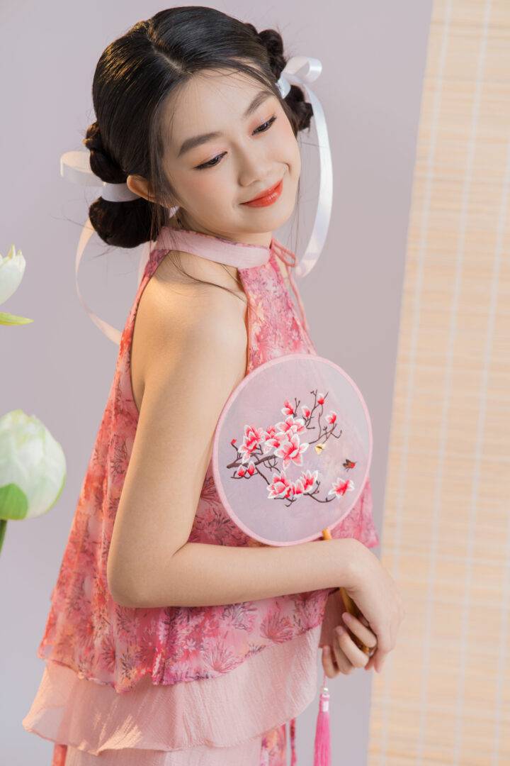 cách tạo dáng chụp hình xuân