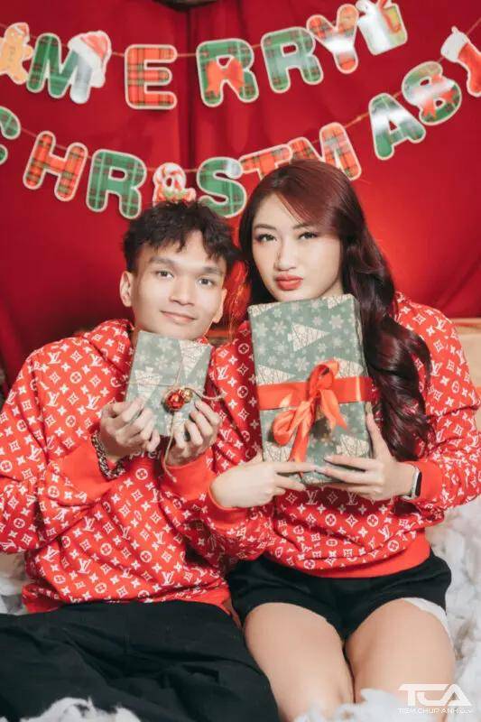 Cách tạo dáng concept chụp ảnh noel đẹp