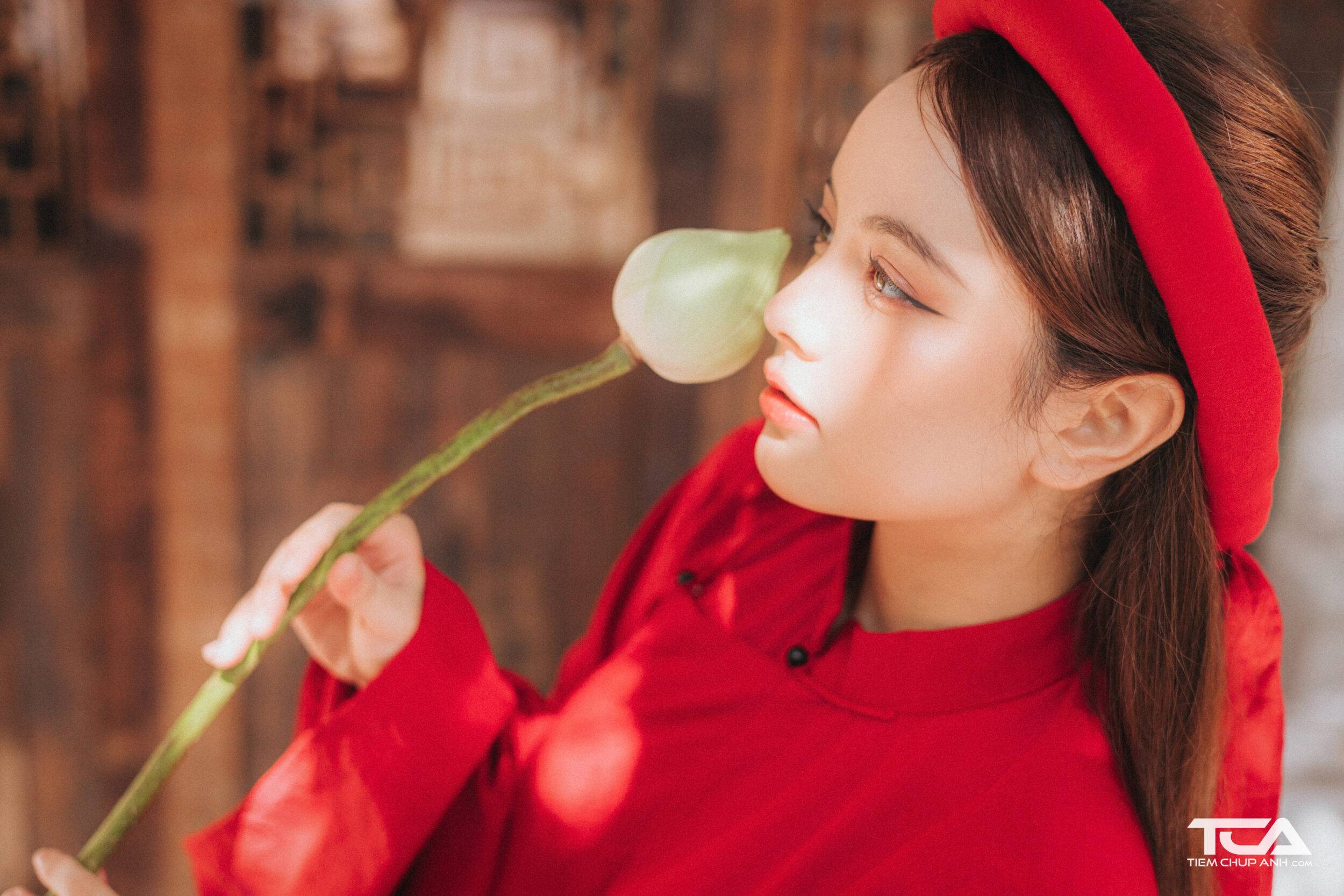 ảnh áo dài đỏ
