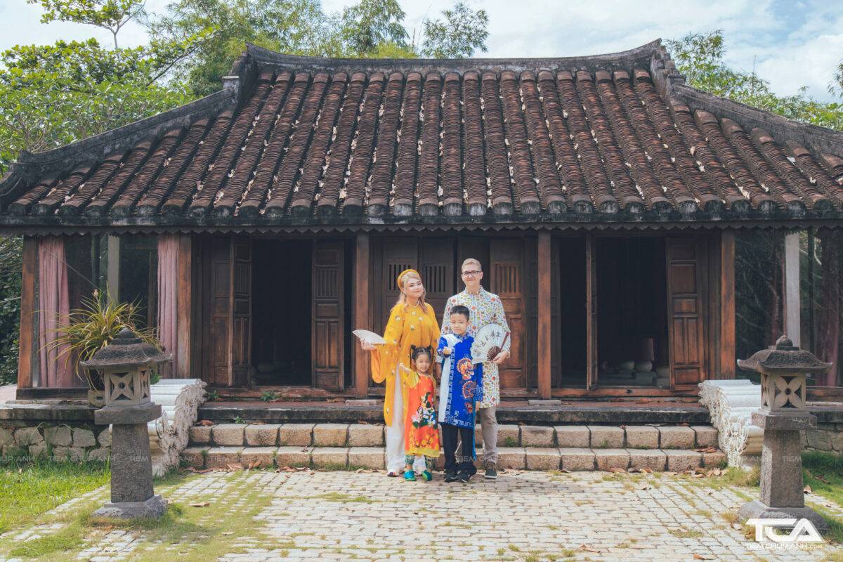 chụp ảnh tết với áo dài