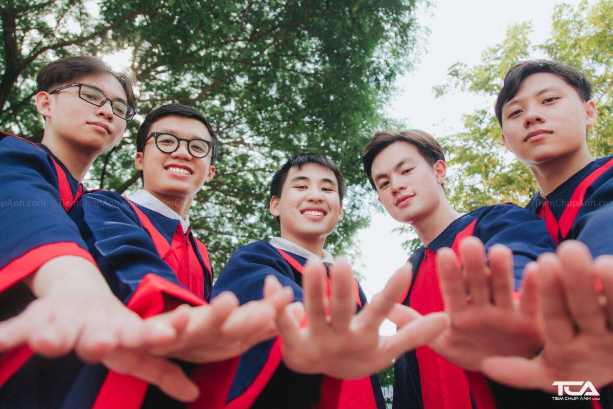 kiểu tóc chụp kỷ yếu cho tóc ngắn