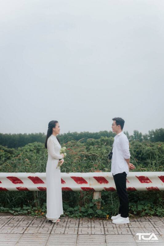chụp ảnh kỷ yếu với người yêu