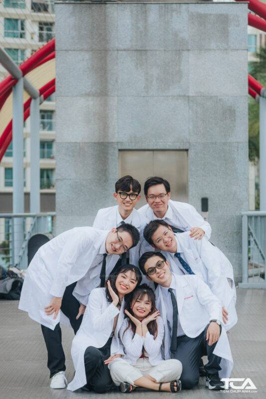 chụp ảnh nhóm đông người